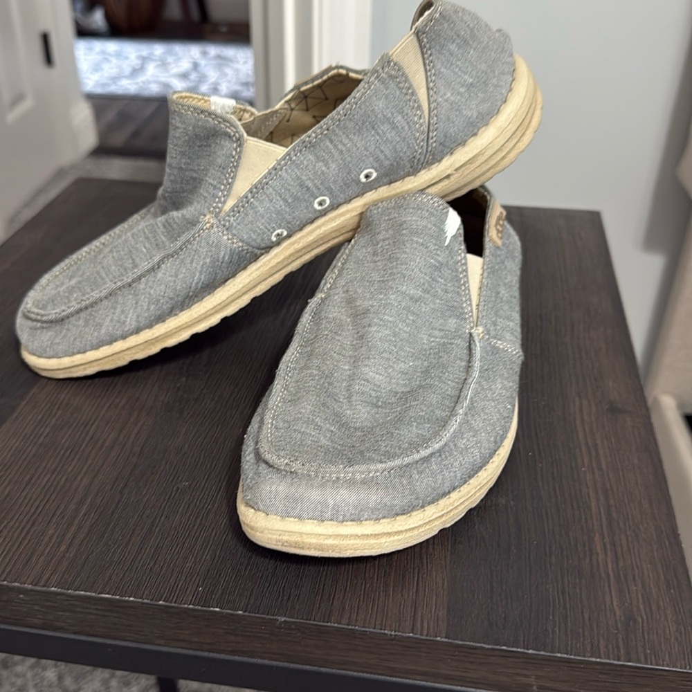 Men’s shoes